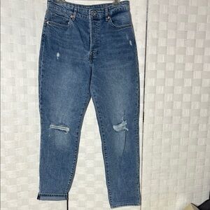 H&M Mom Jean Distressed high rise Size 8